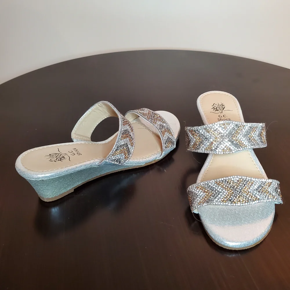 GC Shoes Metallic Caviar Stud Slide Sandals Silver Gold Size 6.5